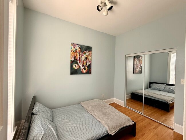 Building Photo - 2604 W Fullerton Ave