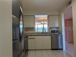 Building Photo - 800 Cove Cay Dr
