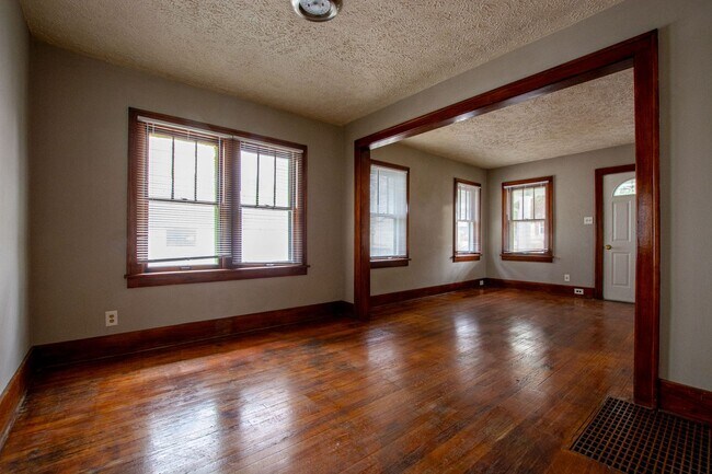 Foto del edificio - 2 Bedroom / 1 Bath Home located near Askar...