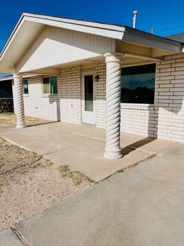 Building Photo - 9101 Tenango Dr