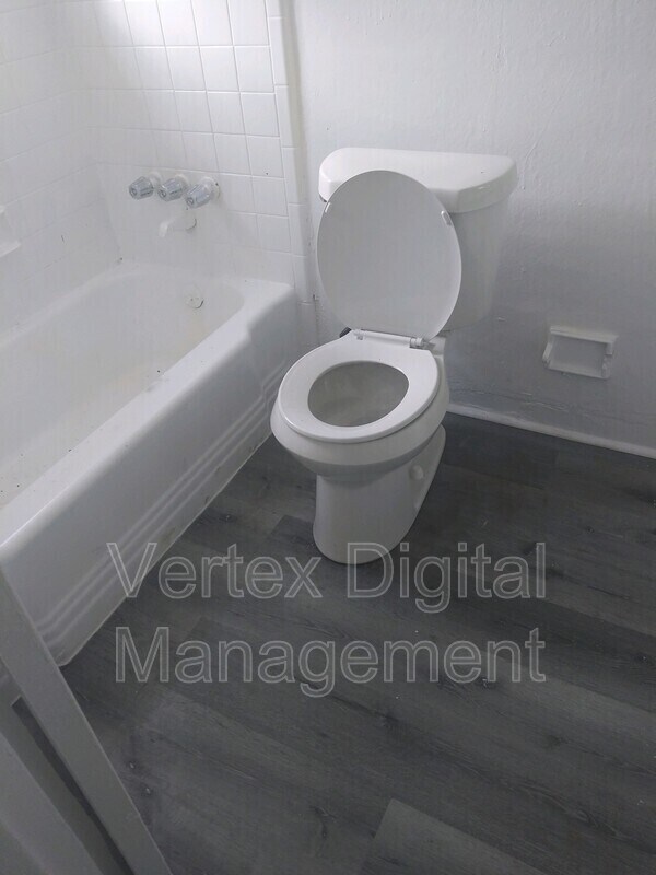Foto del edificio - 1135 Whitaker Dr