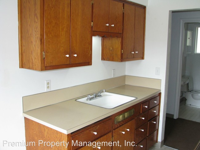 Building Photo - 310 McNary Ave NW