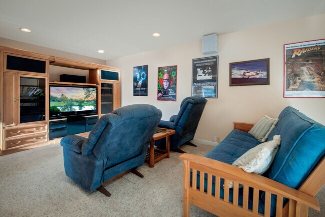 Building Photo - 18255 Jayhawk Dr