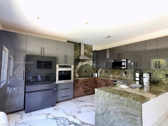 Foto del edificio - 5 br, 3 bath House - 9471 SW 226th Ter # 0