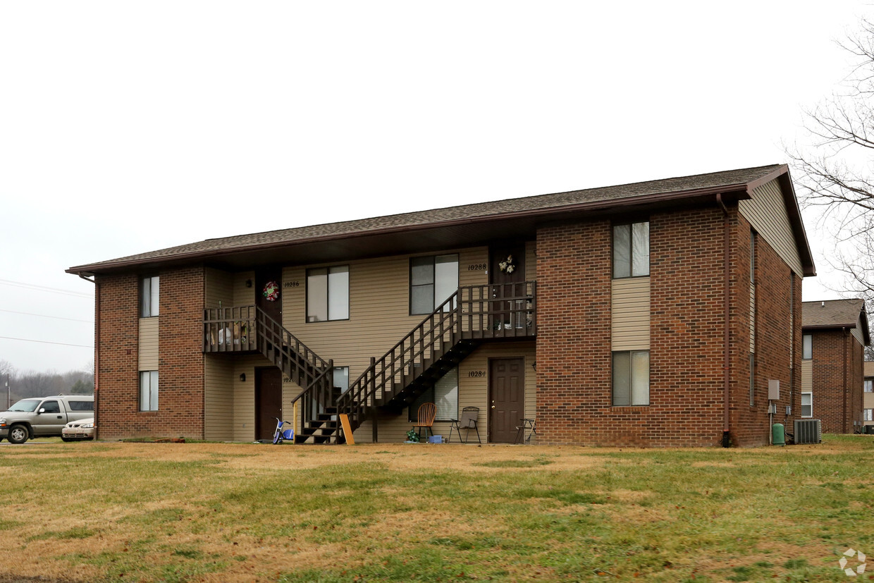 Tudor Manor - Creekside Apartments