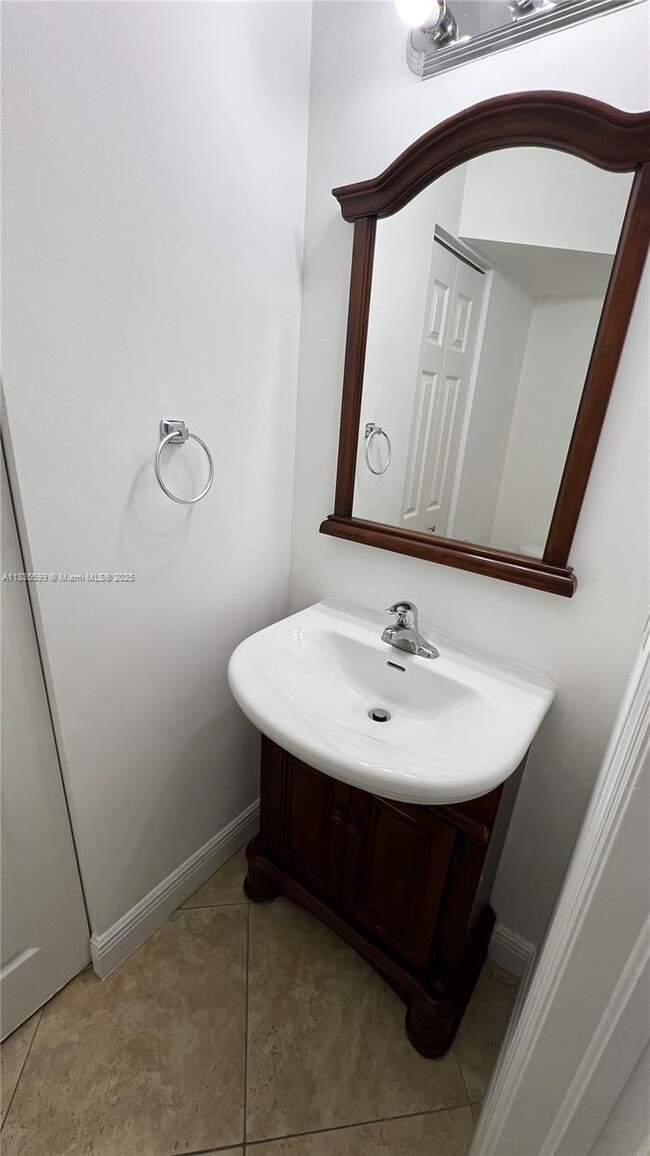 Building Photo - 3151 SW 47th St