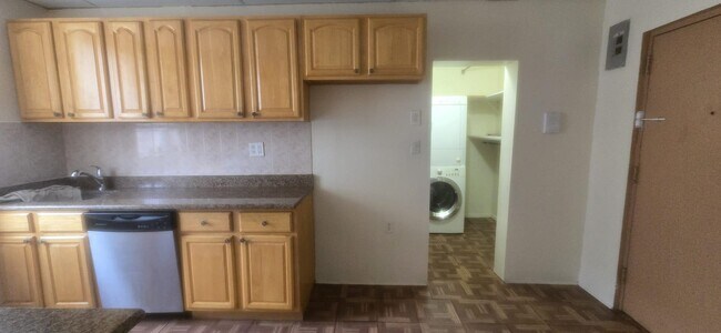 Foto del edificio - 1614 Summit Ave