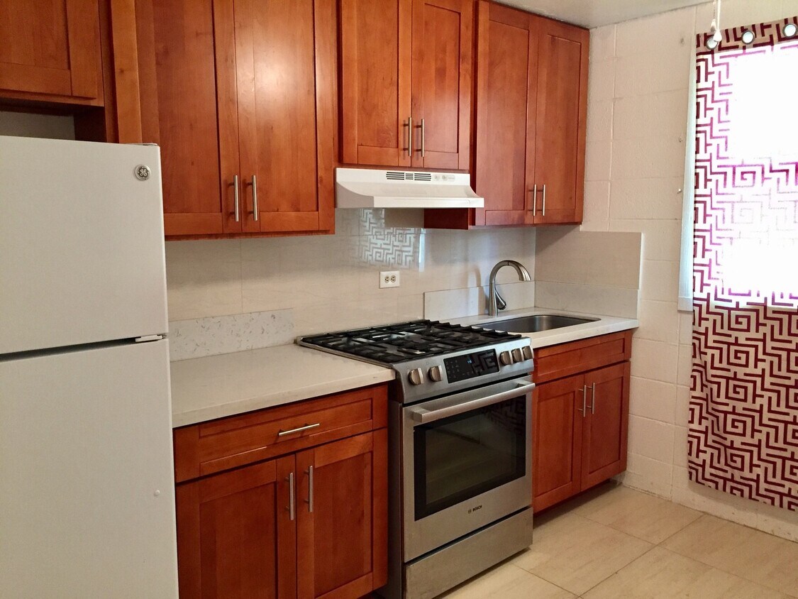 Primary Photo - Waikiki: 1 Bed, 1 Bath Apartment