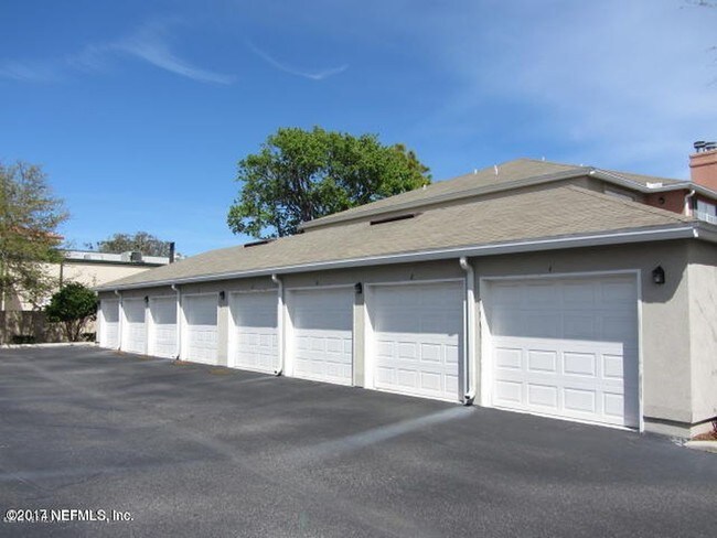 Building Photo - 12 Jardin de Mer Pl