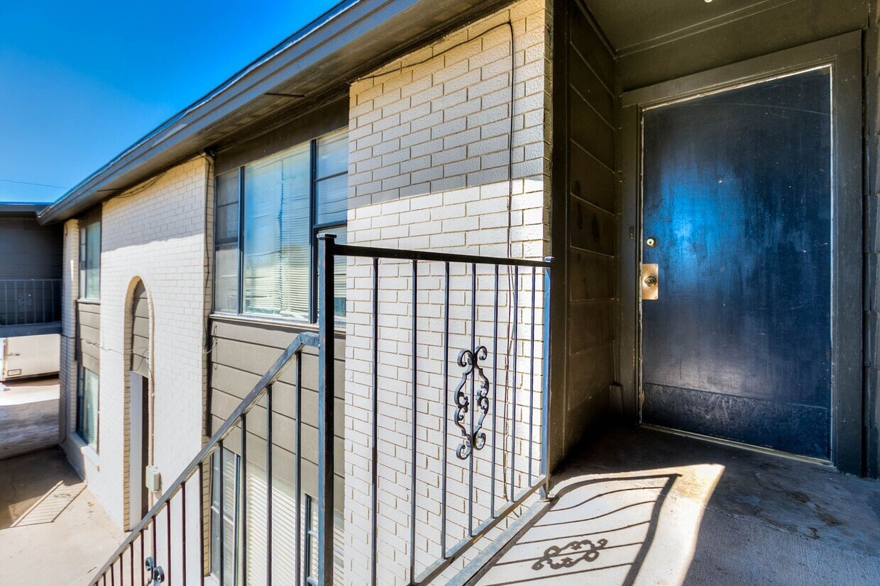 Foto principal - 1427 Austin St
