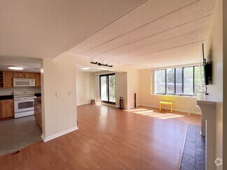 Building Photo - 85 Brainerd Rd