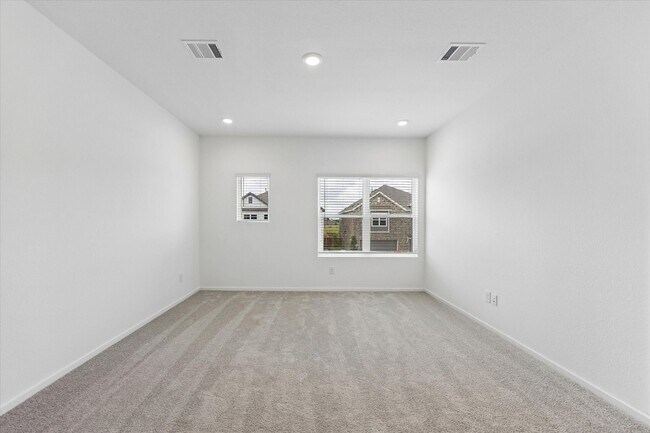 Building Photo - 2207 Salinas Dr