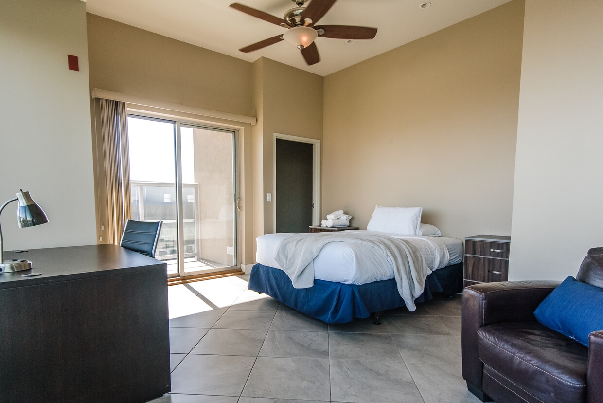 Master bedroom - 110 W Fremont St