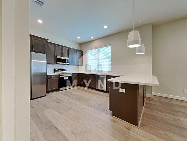 Building Photo - 10558 Executive Lake Dr