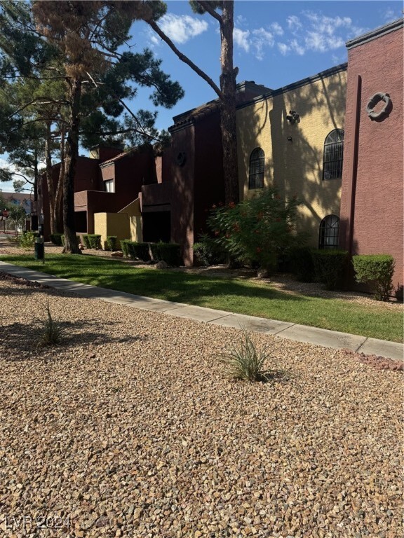 Foto principal - 4050 Pacific Harbors Dr