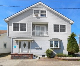 Building Photo - 20 N Swarthmore Ave