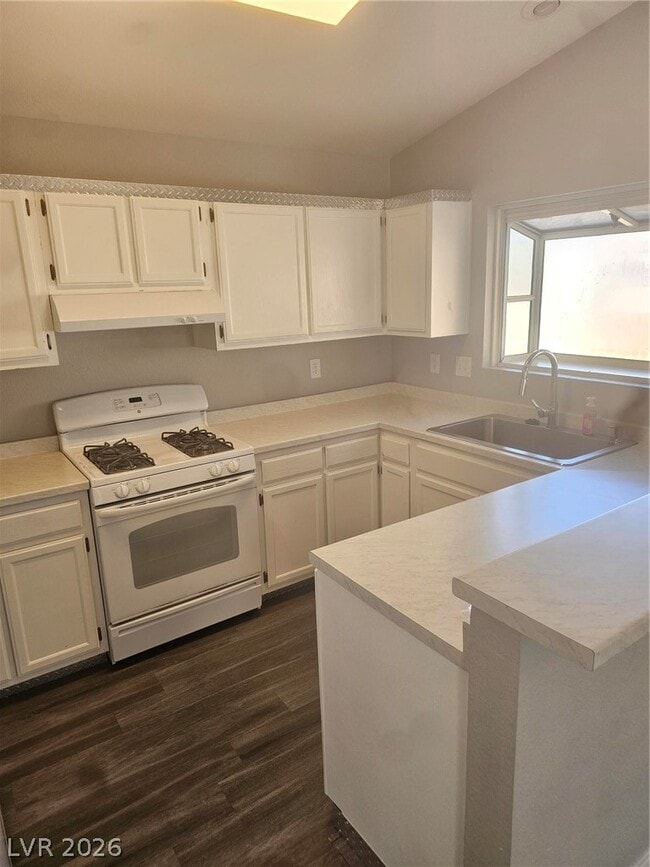 Building Photo - 8020 James Grayson Dr