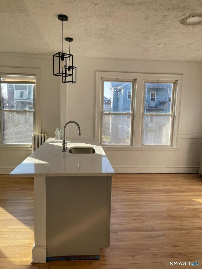 Building Photo - 69 Kimball Dr