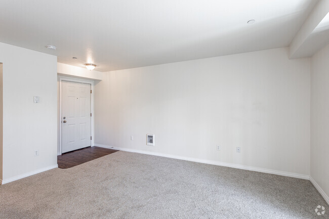 1BR, 1BA - 733 SF - Mountain View Apartments