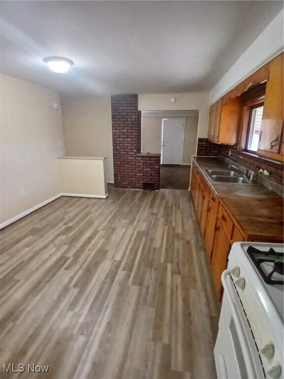 Foto del edificio - 142 N Bridge St