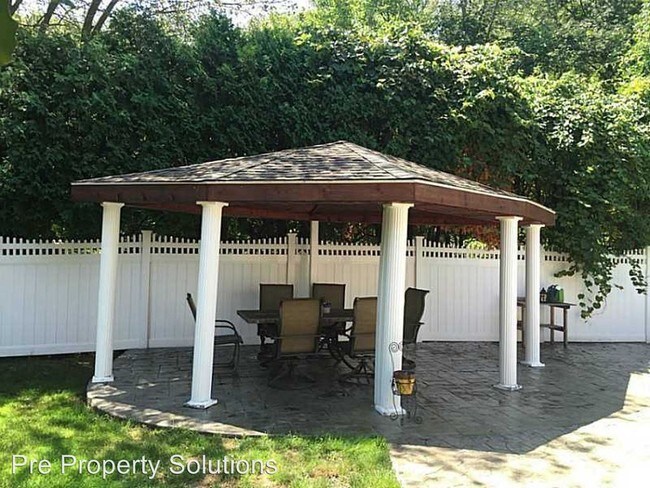 Building Photo - 4 br, 2.5 bath House - 22 Seminole Trail