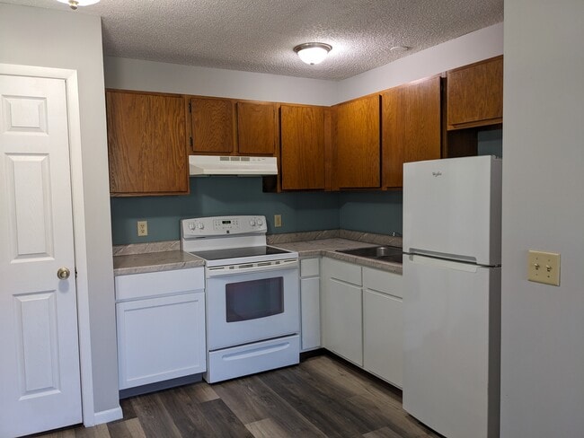 Kitchen - 211 W 13th St