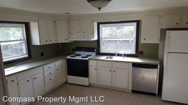 Building Photo - 46 Tritch Ln