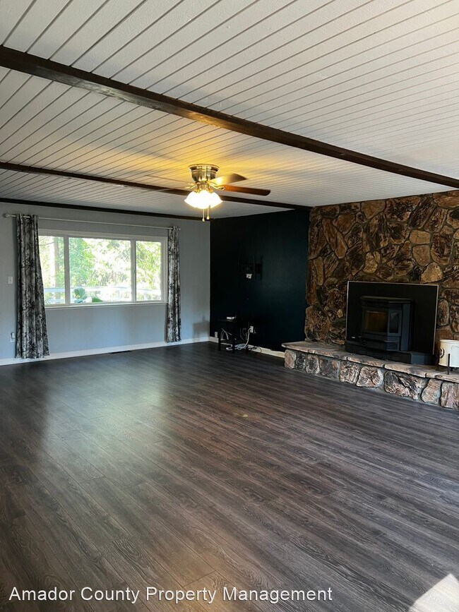 Building Photo - 3 br, 2 bath House - 27665 Gretchen Ln
