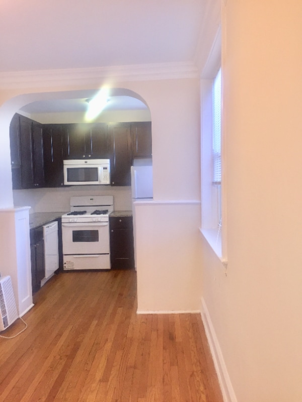 Foto del edificio - 2351 N Kenneth Ave