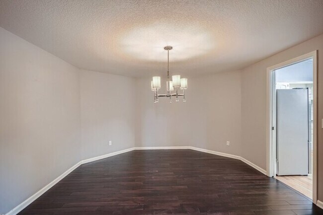 Foto del edificio - 7708 Gleason Road, Edina, MN, 55439