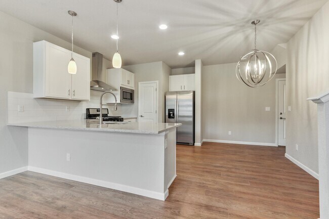 Dining - 665 Stonebridge Dr