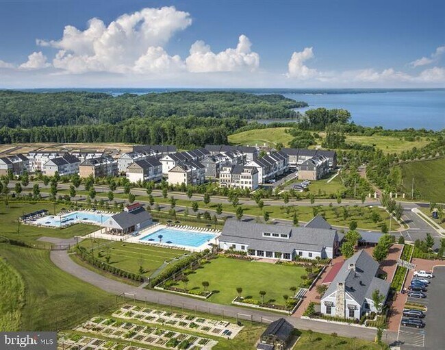 Building Photo - 1611 POTOMAC SHORES Pky