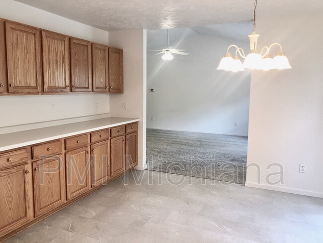 Building Photo - 51880 Courtland Dr