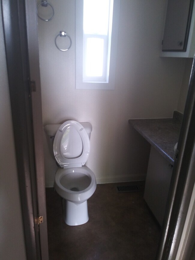 Foto del edificio - 3 bed 1.5 bath mobile