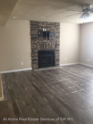 Building Photo - 5 br, 2 bath House - 5508 S Sycamore