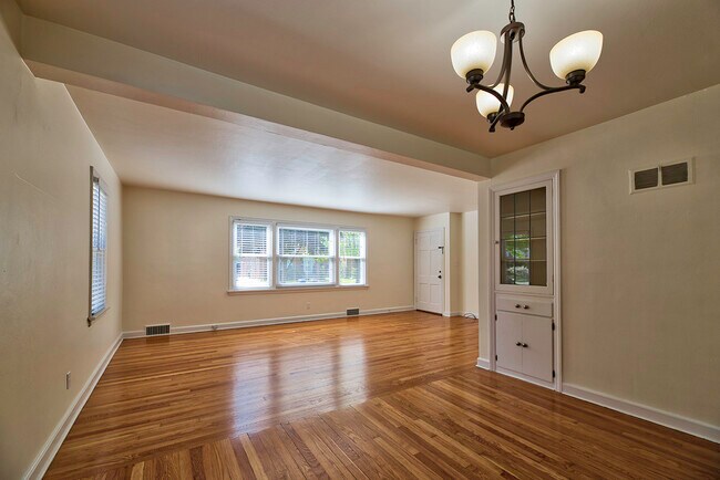 Dining & Living Room - 5062 N Bay Ridge Ave