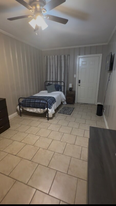 Building Photo - 1211 W 3rd St