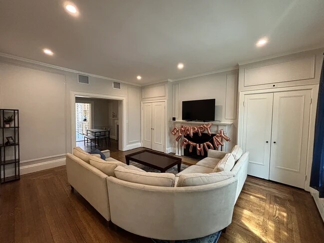 Foto del edificio - 1714 Beacon St