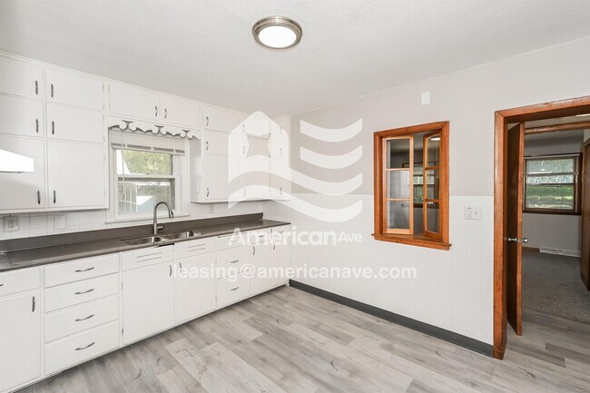 Building Photo - 546 19th Ave