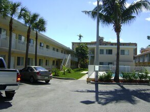Building Photo - 2080 NE 167th St