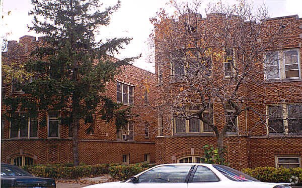 Primary Photo - 7026 S Fairfield Ave