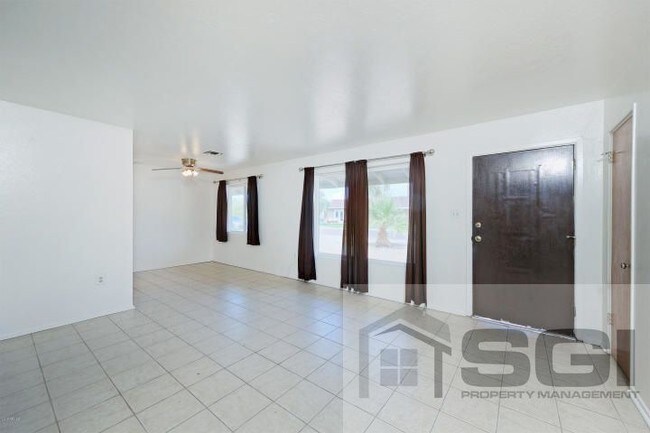 Building Photo - BEAUTIFUL 5 BEDROOM HOME RIGHT BY ASU!