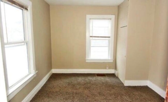 Building Photo - 1405 William St