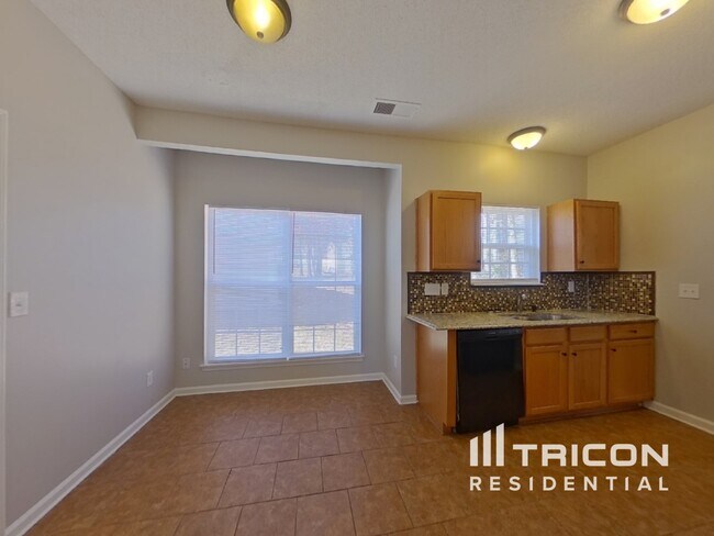Foto del edificio - 9227 Darbyshire Pl