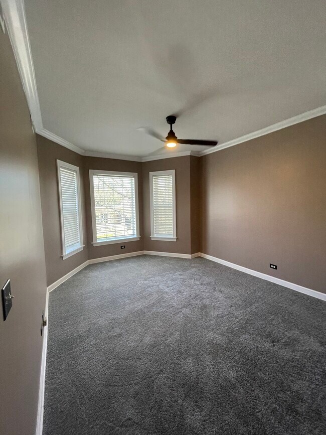 Building Photo - 7025 South Calumet Avenue, Unit 2