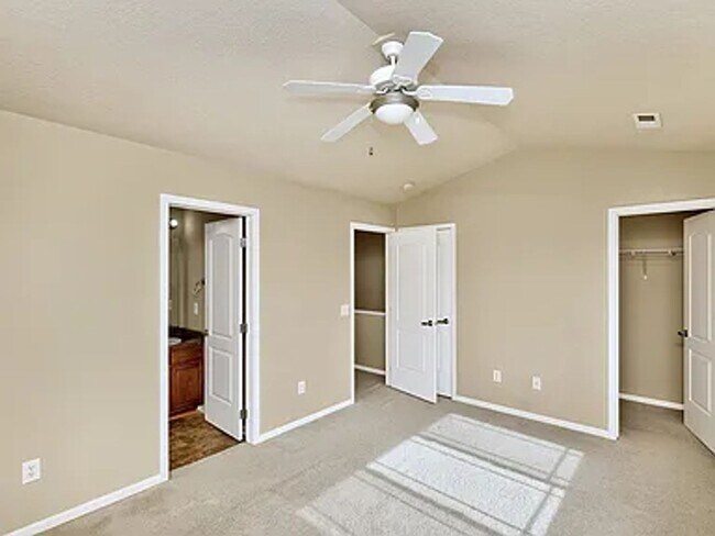 Foto del edificio - West Des Moines 3 bedroom 2.5 bathroom Townhome for rent!