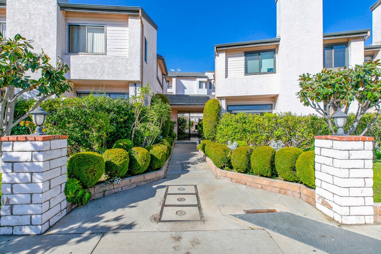 Foto principal - 11911 Magnolia Blvd