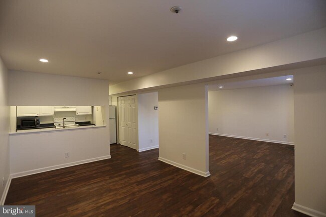 Foto del edificio - 4942 Columbia Rd