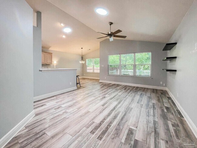 Foto del edificio - 5920 N Bay Point Dr