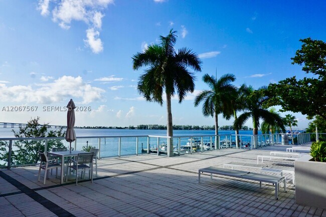 Foto del edificio - 1541 Brickell Ave